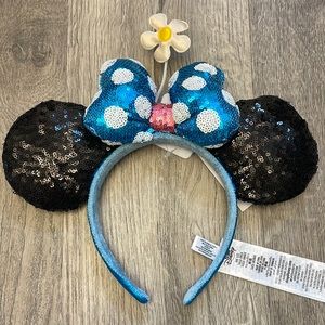 Brand New Disney Minnie Blue Polka Dot Bow Disneyland Daisy Flower Sequined Ears